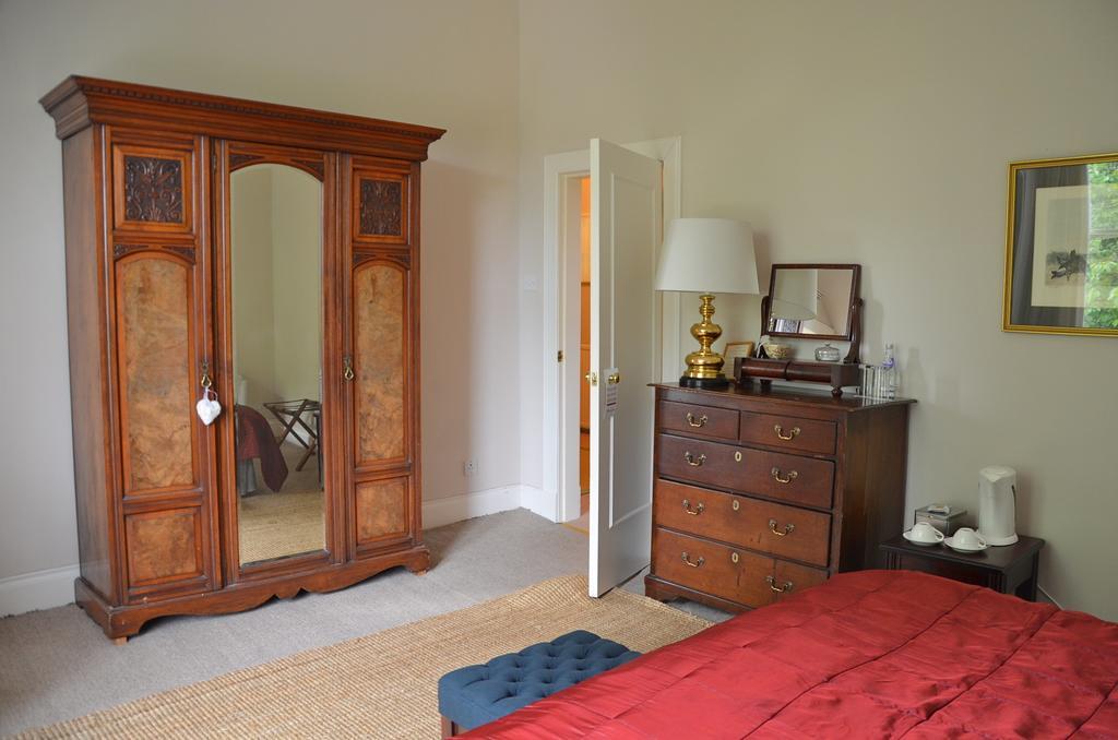 Kilfinan Hotel Zimmer foto